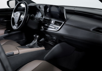 Подержанный автомобиль Lexus ES 2021 года (9 фото)
