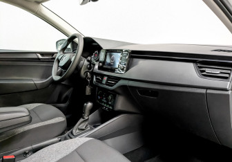 Подержанный автомобиль Skoda Rapid Liftback 2021 года (11 фото)