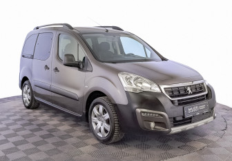 Подержанный автомобиль Peugeot Partner 2017 года (3 фото)