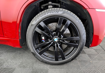 Подержанный автомобиль BMW X6 M 2011 года (18 фото)