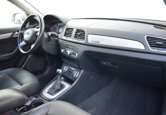 Подержанный автомобиль Audi Q3 2012 года (9 фото)