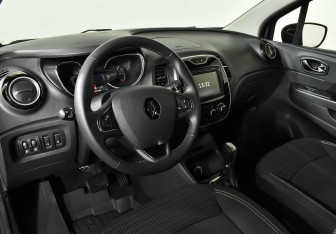 Подержанный автомобиль Renault Kaptur 2020 года (10 фото)