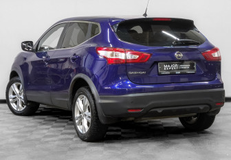 Подержанный автомобиль Nissan Qashqai 2016 года (7 фото)