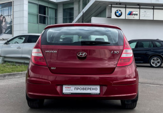 Подержанный автомобиль Hyundai i30 Hatchback 2009 года (6 фото)