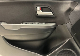 Подержанный автомобиль Kia Rio Sedan 2013 года (12 фото)