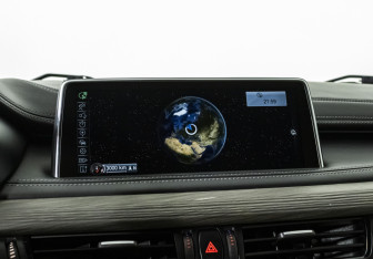 Подержанный автомобиль BMW X6 2015 года (19 фото)