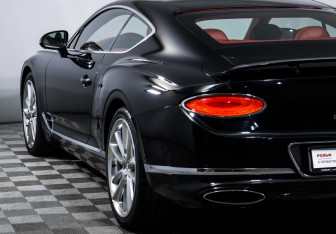 Подержанный автомобиль Bentley Continental GT Coupe 2019 года (20 фото)