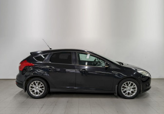 Подержанный автомобиль Ford Focus Hatchback 2012 года (4 фото)