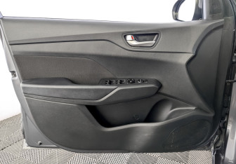 Подержанный автомобиль Hyundai Solaris Sedan 2021 года (19 фото)