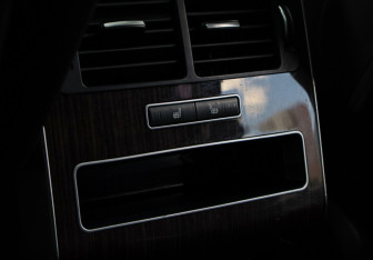 Подержанный автомобиль Land Rover Range Rover Sport 2015 года (9 фото)