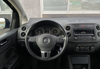 Подержанный автомобиль Volkswagen Golf Plus 2012 года (14 фото)