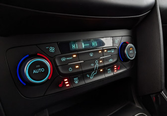 Подержанный автомобиль Ford Focus Wagon 2017 года (26 фото)