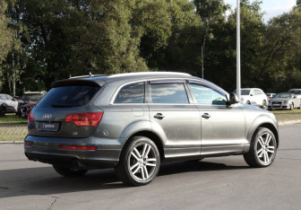 Подержанный автомобиль Audi Q7 2007 года (5 фото)