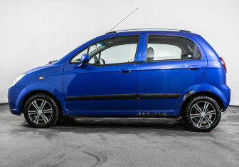 Подержанный автомобиль Chevrolet Spark 2007 года (8 фото)