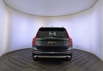 Подержанный автомобиль Volvo XC90 2019 года (6 фото)