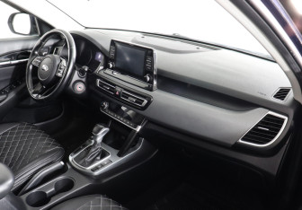 Подержанный автомобиль Kia Seltos 2020 года (10 фото)