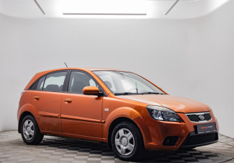 Подержанный автомобиль Kia Rio Hatchback 2010 года (3 фото)