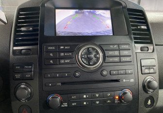 Подержанный автомобиль Nissan Pathfinder 2011 года (16 фото)