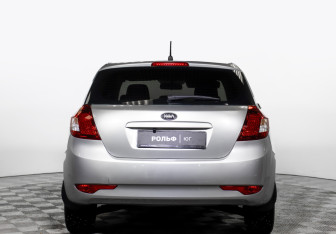 Подержанный автомобиль Kia Ceed Hatchback 2012 года (6 фото)