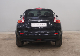 Подержанный автомобиль Nissan Juke 2012 года (6 фото)