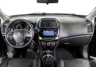 Подержанный автомобиль Mitsubishi ASX 2014 года (9 фото)