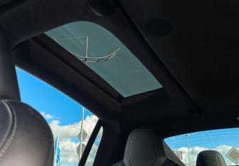 Подержанный автомобиль Tesla Model X 2023 года (23 фото)