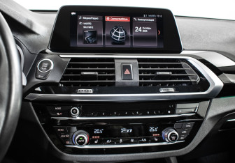 Подержанный автомобиль BMW X3 2020 года (14 фото)