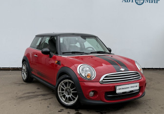 Подержанный автомобиль MINI Hatch 2013 года (3 фото)