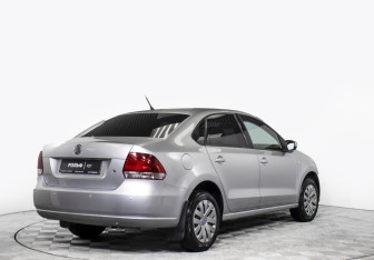 Подержанный автомобиль Volkswagen Polo Sedan 2012 года (5 фото)