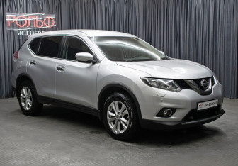 Подержанный автомобиль Nissan X-Trail 2015 года (3 фото)