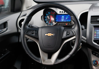 Подержанный автомобиль Chevrolet Aveo Sedan 2014 года (11 фото)
