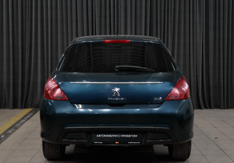 Подержанный автомобиль Peugeot 308 Hatchback 2011 года (5 фото)