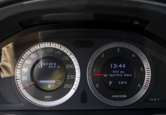 Подержанный автомобиль Volvo XC70 2010 года (11 фото)