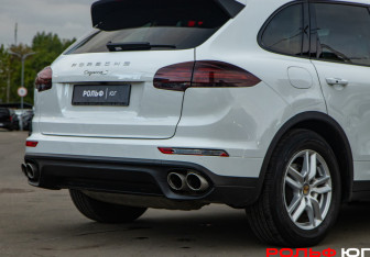Подержанный автомобиль Porsche Cayenne 2015 года (23 фото)