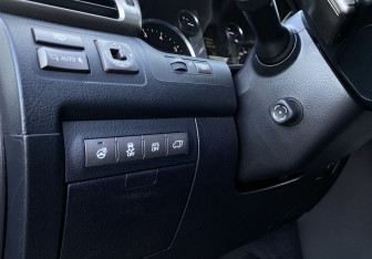 Подержанный автомобиль Lexus LX 2014 года (17 фото)