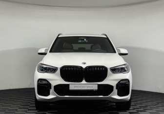 Подержанный автомобиль BMW X5 2019 года (3 фото)