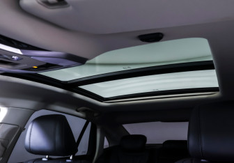 Подержанный автомобиль Hongqi H5 2023 года (16 фото)