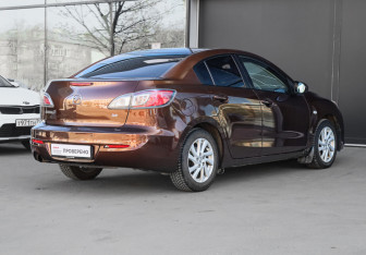 Подержанный автомобиль Mazda 3 Sedan 2011 года (4 фото)