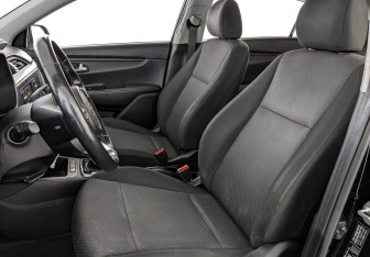 Подержанный автомобиль Kia Rio Hatchback 2021 года (18 фото)