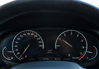 Подержанный автомобиль BMW X3 2019 года (12 фото)