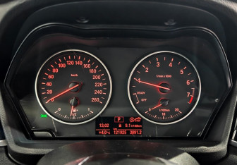 Подержанный автомобиль BMW X1 2017 года (13 фото)