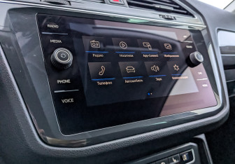 Подержанный автомобиль Volkswagen Tiguan 2018 года (28 фото)