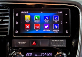 Подержанный автомобиль Mitsubishi Outlander 2018 года (15 фото)