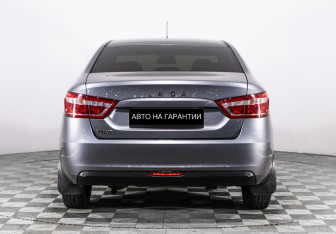 Подержанный автомобиль LADA (ВАЗ) Vesta Sedan 2019 года (4 фото)