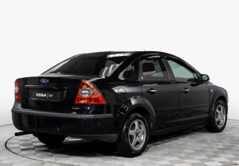Подержанный автомобиль Ford Focus Sedan 2007 года (4 фото)