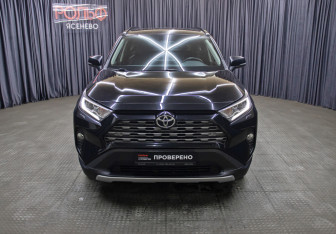Подержанный автомобиль Toyota RAV4 2021 года (2 фото)