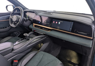 Подержанный автомобиль Geely Monjaro 2023 года (23 фото)