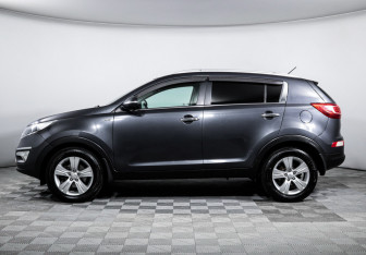 Подержанный автомобиль Kia Sportage 2011 года (8 фото)