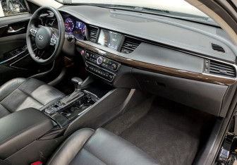 Подержанный автомобиль Kia K7 2019 года (20 фото)