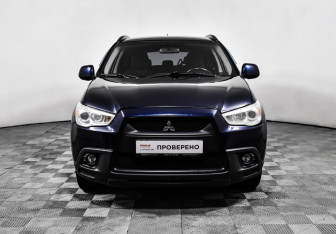 Подержанный автомобиль Mitsubishi ASX 2011 года (2 фото)